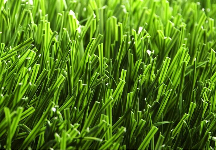 扬州畅优公司运动场人造草坪产品价格高清图